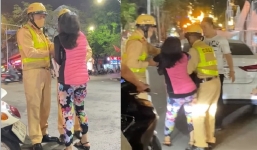 Người phụ nữ sấn sổ túm áo CGST đòi trả bằng lái xe khiến tất cả lắc đầu ngao ngán