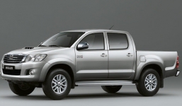 Combo rẻ chưa từng có, 2 xe Toyota Camry kèm xe bán tải chỉ với giá 1 tỷ đồng