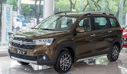 Suzuki XL7 giảm giá thấp kỷ lục, quyết hạ bệ Mitsubishi Xpander và Toyota Rush