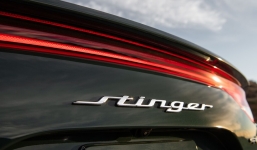 Kia Stinger 2022 có gì khiến nhà sản xuất tự tin tuyên bố đủ sức thách thức cả Audi A5 lẫn BMW 4-Series?