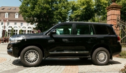 Land Cruiser bọc thép giá rẻ, lựa chọn tuyệt vời cho ‘giới nhà giàu’