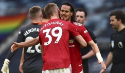 Trọng tài đã quá nhẹ tay, gián tiếp giúp Man Utd ngược dòng đánh bại Tottenham