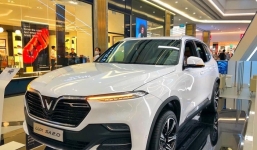 VinFast khuyến mãi cực lớn toàn bộ sản phẩm, nhiều hãng xe cạnh tranh phải ngỡ ngàng