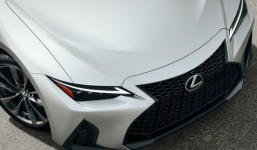 Lexus IS 300 thế hệ mới lần đầu lên sàn xe cũ, tiết kiệm vài trăm triệu cho khách mua