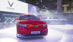 Cận cảnh VinFast VF e35 vừa chính thức ra mắt: Đa dạng công nghệ, kỳ vọng cạnh tranh Mercedes-Benz GLC