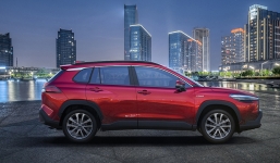 Đây là mẫu ô tô tiết kiệm xăng nhất Việt Nam, chỉ ngang xe tay ga Honda SH350i