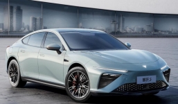 Trung Quốc ra mắt mẫu siêu xe điện: Trang bị công nghệ tự lái lộ diện, 'no' pin đi cả nghìn km