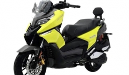 Đối thủ của Honda ADV 150 ra mắt với thiết kế hầm hố, trang bị 'ngập' công nghệ