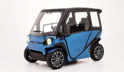 Mẫu ô tô mini chạy năng lượng mặt trời gây sốt, giá chỉ  hơn 100 triệu đồng