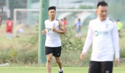 Văn Đức tập riêng, ‘bỏ ngỏ’ khả năng ra sân trận gặp Sài Gòn FC