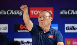 Họp báo Việt Nam vs Oman: HLV Ivankovic phát biểu tự tin, Thầy Park đáp trả ‘cực gắt’