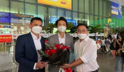 Thầy trò HLV Kiatisak có mặt tại TP. HCM, quyết cống hiến hết mình vì khán giả