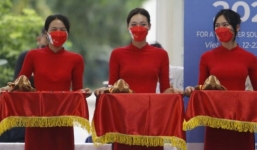 Chiêm ngưỡng dàn lễ tân có nhan sắc vạn người mê tại SEA Games 31