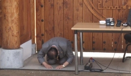 Giáo chủ Tân Thiên Địa quỳ gối xin lỗi vì nhiều tín đồ nhiễm bệnh