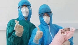 Mổ đẻ cho sản phụ bị cách ly dịch Covid-19