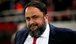 Chủ tịch CLB hạng Nhất Anh nhiễm Covid-19