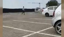 Cậu học sinh chơi lớn 'điều' trực thăng mang cặp sách tới trường