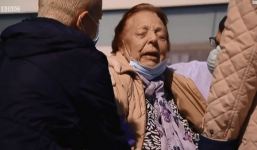 Bà cụ nhiễm Covid-19 bị trả về vì 'bệnh chưa đủ nặng'