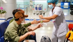 Hà Nội: 280 bác sĩ, y tá về hưu xung phong đi chống dịch 