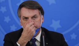 Tổng thống Brazil gọi Covid-19 là 'trò bịp truyền thông'