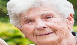 Từ chối dùng máy thở, cụ bà nhiễm Covid-19 nhường cơ hội sống cho người khác