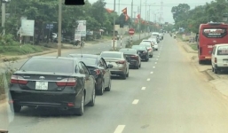 Vụ Phó GĐ BV ở Hà Tĩnh cưới vợ cho con trai giữa mùa dịch: 'Trên xe ô tô chỉ có 1 người'