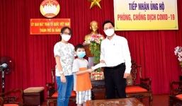 Cậu bé 8 tuổi ở Đà Nẵng mang tiền sinh nhật ủng hộ chống dịch