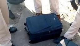 Thanh niên nhét bạn vào vali để trốn cách ly bất chấp lệnh phong tỏa