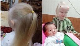 Em bé Nghệ An nổi tiếng nhờ sở hữu mái tóc vàng như Tây