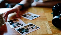 Nhặt được thẻ nhớ chứa ảnh nhạy cảm của người quen, cô gái mang đi tống tiền