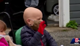 'Người hùng' 7 tuổi hai lần từ chối 'lưỡi hái tử thần' bệnh ung thư và Covid-19 