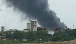 Cháy lớn ở khu Công nghiệp Phú Thị, Gia Lâm: 3 người mắc kẹt