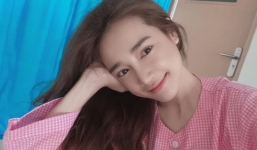 Nhã Phương khoe mặt mộc trong bệnh viện, fan xót xa nhan sắc