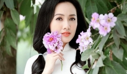 BTV Hoài Anh hoài niệm tuổi học trò với áo dài trắng tinh khôi