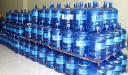 Lật tẩy thêm một cơ sở có hành vi sản xuất nước đóng bình từ nước bẩn 