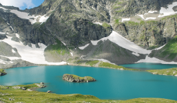 Bí ẩn 'hồ tử thần' đẹp như tiên cảnh là sát thủ máu lạnh 'nuốt' người trong tích tắc