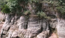 Tìm thấy tượng Phật 1.300 tuổi rẽ nước 'thức dậy' sừng sững giữa lòng hồ