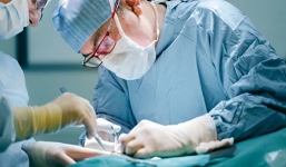 Sống 30 năm trên đời người phụ nữ ngã ngửa khi biết mình là đàn ông