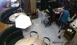 Clip chồng xông vào nhà hàng tát vợ bất tỉnh vì thấy đi ăn cùng trai lạ