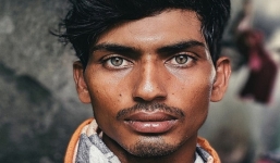 Anh thợ xây Ấn Độ bỗng chốc đổi đời nhờ bức ảnh chụp vội