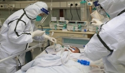 Việt Nam có 16 ca mắc COVID-19 rất nặng và nguy kịch, 3 người có thể 'tử vong bất cứ lúc nào'