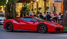 Tin ô tô xe máy ngày 25/8: Tuấn Hưng mang Ferrari 488 GTB đi offline hậu tai nạn