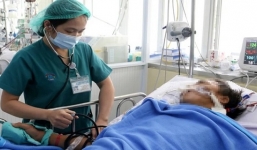 Thông tin bất ngờ về tình hình sức khỏe của người cha bị rắn cắn