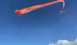 Bé 3 tuổi bị nhấc bổng lên trời khi đi xem thả diều 