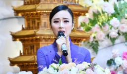 'Bà mẹ nhí' Angela Phương Trinh xuất hiện nền nã trong ngày Vu Lan, nhan sắc gây ngỡ ngàng