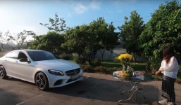 Sinh ra ở vạch đích: Nữ sinh 2K ở biệt phủ 2.000 ha đất, bố tặng xe Mẹc 1,9 tỷ