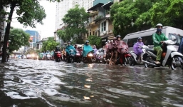 Dự báo thời tiết 30/10: Miền Trung mưa to, Miền Bắc trời rét có nơi 17 độ