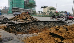 Sau cơn mưa, TP Vinh bất ngờ xuất hiện 'hố tử thần' 