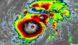 Sáng mai siêu bão Goni sẽ thành bão số 10 trên biển Đông, nạp năng lượng hướng thẳng miền Trung