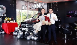 Số hưởng như thanh niên làm sale, giúp khách mua 5 xế hộp 5 năm sau được tặng Mẹc 2 tỷ